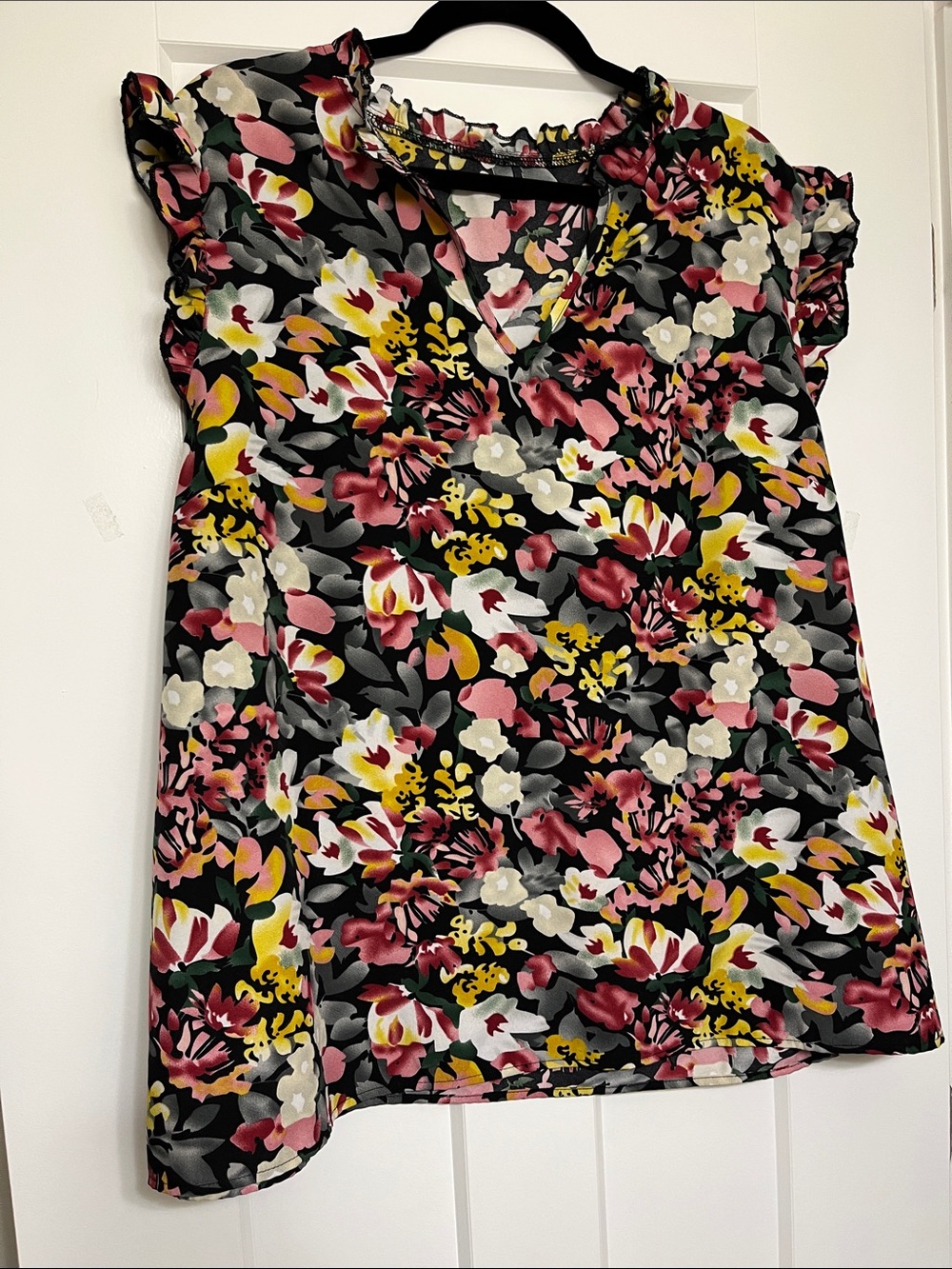 SHEIN Blouses - Picture 3 of 9